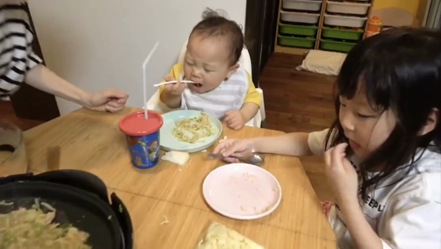絶品もんじゃ焼き！の記事動画
