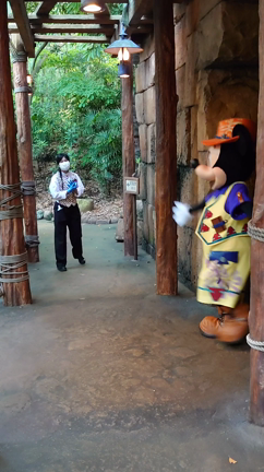 Disney Sea　ミニーちゃんのトレイルで待ち時間に素敵なシーンに遭遇！！の記事動画