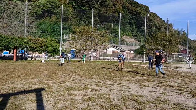 優しさに支えられたこの世界で。草刈りは大変！の記事動画