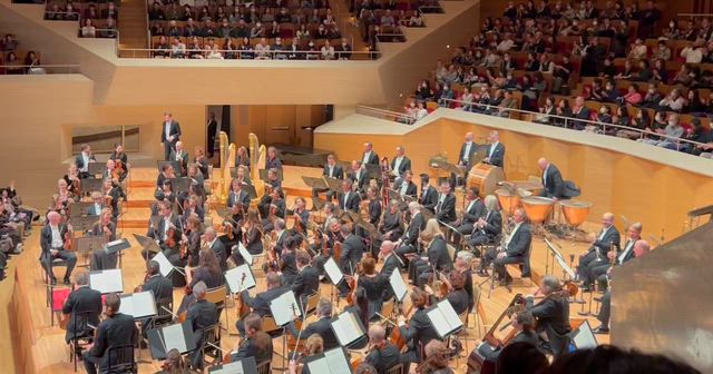 マケラ＆ RCO, カントロフ：ブラームス; ピアノ協奏曲第1番, バルトーク; オケコンの記事動画