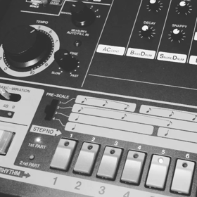 ローランドTR-808はタイ観光推奨楽団の要ですの画像
