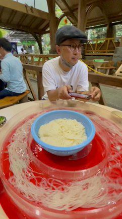 流しそうめんじゃなくて、そうめん流しの記事動画