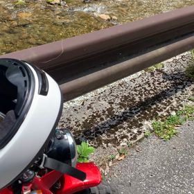 暑い時は川の近くでの画像