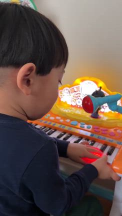 取り合いのロールピアノの記事動画