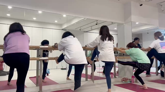 バーレッスン風景❣️の記事動画