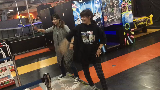 手が後ろに回らないの記事動画