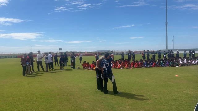 シェムリアップ　アンコールタイガースタジアムでイベントの記事動画