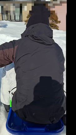 雪山で作ったソリゲレンデが最高すぎた！の記事動画