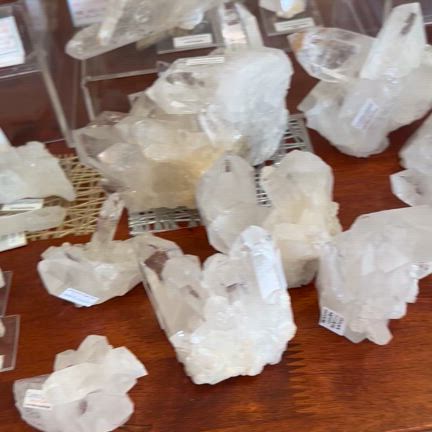 新入荷！コリント産水晶クラスターの記事動画