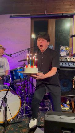 今日は久々のAnthonyさんライヴ、そして昨日は55歳ハピバの記事動画