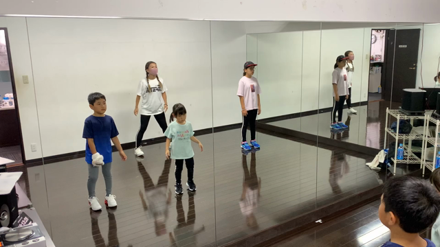 子供から大人まで楽しめるダンス♪の記事動画