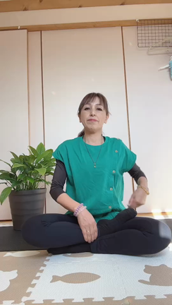 首や肩凝り解消簡単ストレッチ　仕事の合間時間にの記事動画