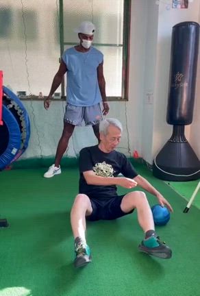 Age is only a number!の記事動画