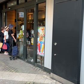どこのお店も行列もっちゅりんの画像