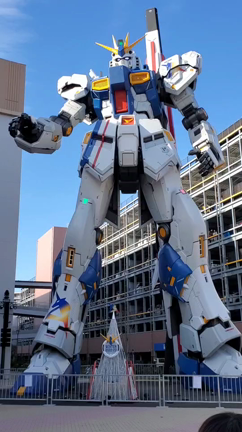 《福岡〜沖縄へ》ガンダムとGODIVAクレープの記事動画