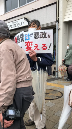 市民と野党の統一候補　羽田次郎さん雨の中でも気合いで訴える❗️の記事動画