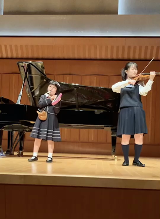 東京校生徒さん、ピアニスト野田あすかさんとコンサートで共演♪の記事動画