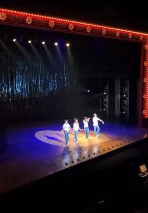 Billy Elliot    楽屋日記　オープニングからここまでの記事動画