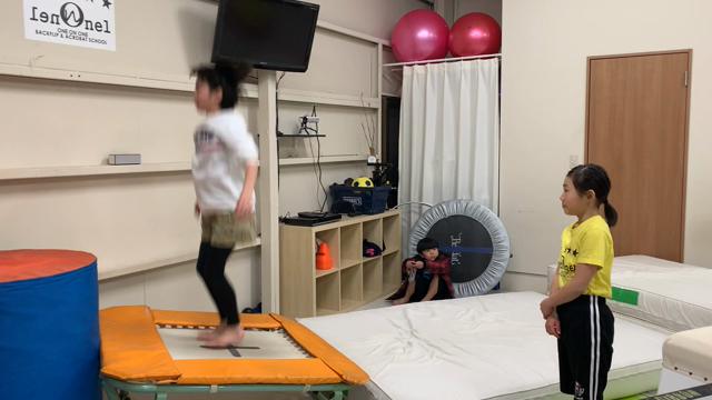 江戸川区にてスラックライン×ストリートアクロバット教室を福田ゆきみが行いました！の記事動画