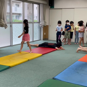 5月18日の体育教室・Bクラス✴️主運動・マット/マット各種目の組み合わせ✴️の画像