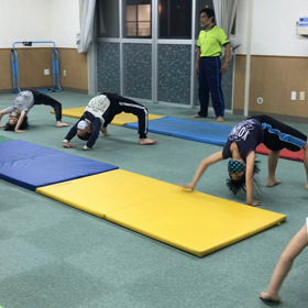11月12日の体育教室・Bクラス✴️ブリッジ/前運動・マット各種目/主運動・鉄棒✴️の画像