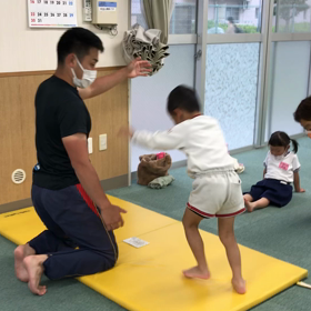 5月27日の体育教室・Aクラス✴️主運動・マット/壁なし倒立✴️の画像