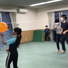 2月25日の体育教室・Bクラス✴️風船バレーボール✴️の画像