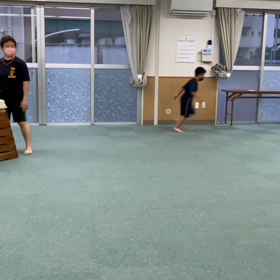 9月30日の体育教室・Bクラス✴️腕立て閉脚跳び✴️の画像