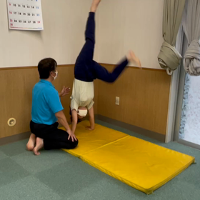 4月27日の体育教室-Bクラス✴️壁倒立テスト✴️の画像