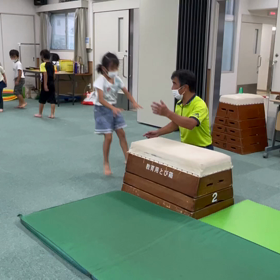 9月30日の体育教室・Aクラス✴️台上前 転/台上後転✴️の画像