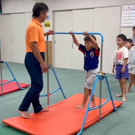 10月16日の体育教室・Bクラス✴️逆上がり➕前回り降り✴️の画像