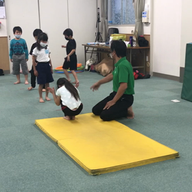 12月10日の体育教室・Aクラス✴️後転テスト✴️の画像