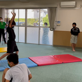 6月24日の体育教室・Bクラス✴️1人で挑戦・倒立前転/マット種目の組み合わせ✴️の画像