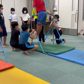 10月20日の 体育教室・Bクラス✴️主運動・鉄棒/振り跳び降り✴️の画像