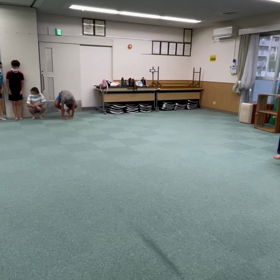 9月22日の体育教室・Bクラス✴️腕立て閉脚跳び✴️の画像