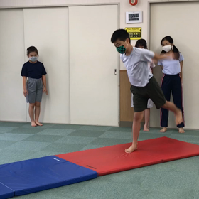 6月17日の体育教室・Bクラス✴️倒立前転✴️の画像