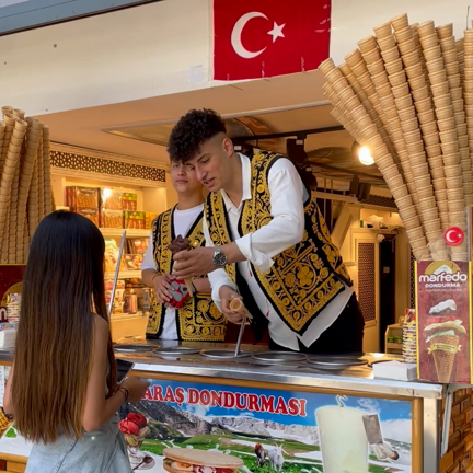 イスタンブール 食べ物編の記事動画