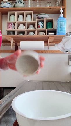 【泡立て動画】体の素肌を健やかに保つドロンコボディーシャンプーの記事動画