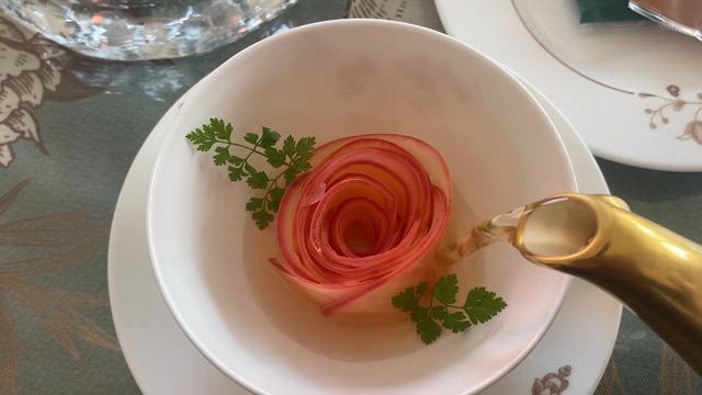 花と食器に癒しを求めてっ。お気に入りで、バラを楽しみたいっ。。。の記事動画