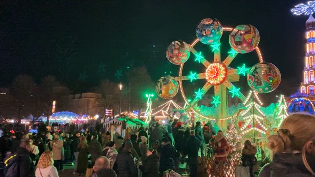 やっぱり華よりもっ、お団子でしょっ！ 今年のドイツのクリスマス市の記事動画