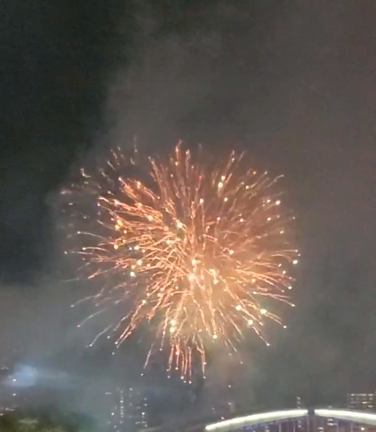 天神祭の船渡御とご奉納花火の記事動画