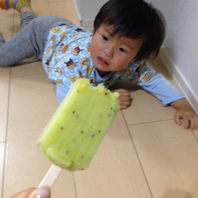 緑色のアイスの画像