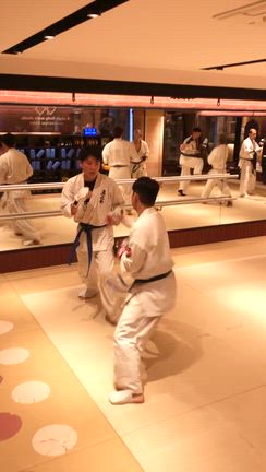 本日の神戸本部　一般部稽古納めの記事動画