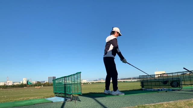 頑張って飛ばす練習とフォロースルーの記事動画
