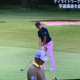 通算4アンダーで決勝ラウンドへの画像