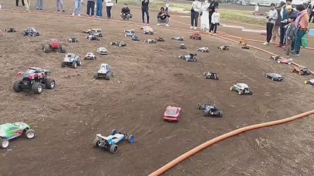 当日レポート！ゴキゲンラジコンパーティー！の記事動画