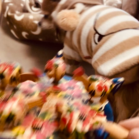 おもちゃとワンコの画像