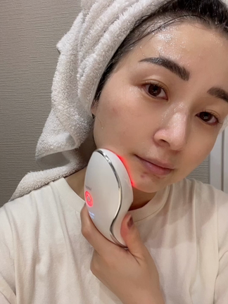 IKKOさん初プロデュース美顔器！高性能高コスパ♡の記事動画
