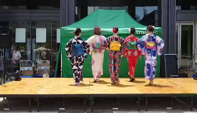 和くわく市　きものでラテンダンスの記事動画