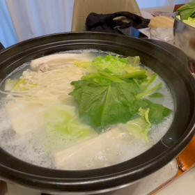 夫婦で湯豆腐つくりの画像